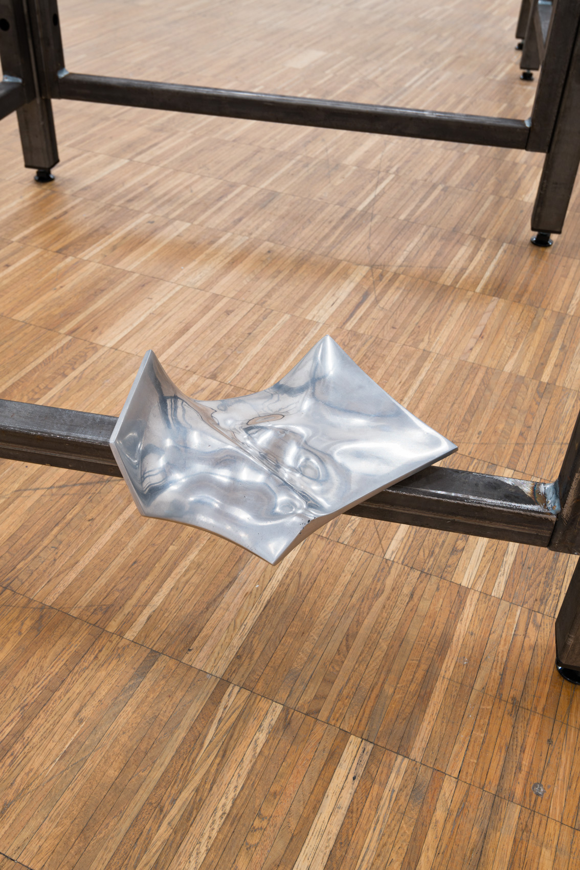 Kerstin von Gabain, Shell (Collar Bone), 2021, aluminum, 19 x 15 x 8 cm, courtesy of the artist and EXILE, Vienna Kerstin von Gabain, Shell (Collar Bone), 2021, aluminum, 19 x 15 x 8 cm, courtesy of the artist and EXILE, Vienna