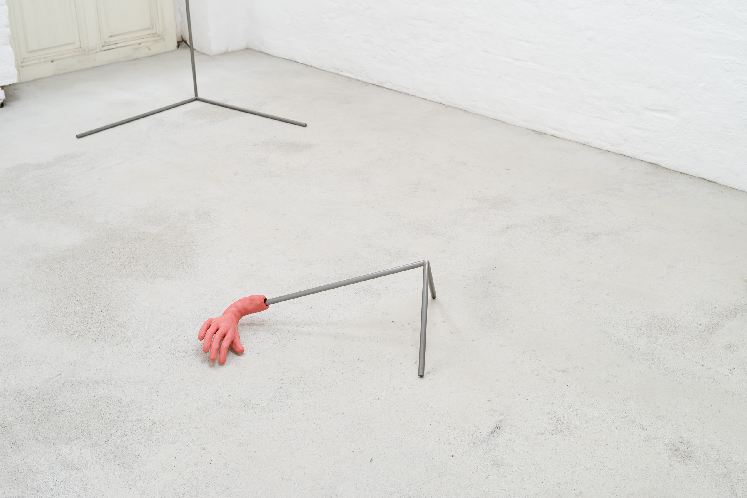 Barbara Kapusta, Sleeper, 2018, Clay, cherry red pigment, polished waxed steel Barbara Kapusta, Sleeper, 2018, Clay, cherry red pigment, polished waxed steel