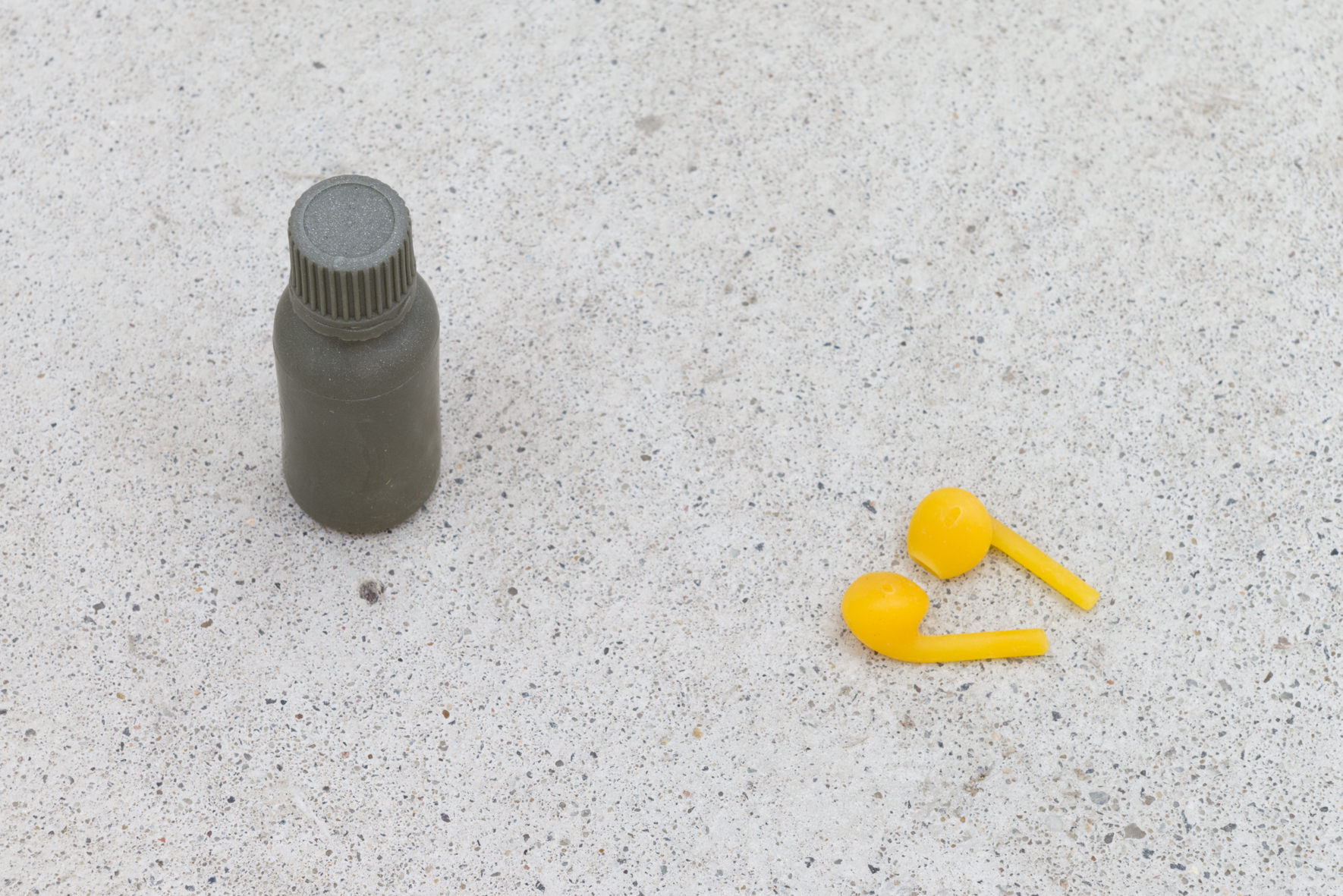 Kerstin von Gabain: Fläschchen (Psychopax), 2018; wax & Head phones, 2019; wax Kerstin von Gabain: Fläschchen (Psychopax), 2018; wax & Head phones, 2019; wax