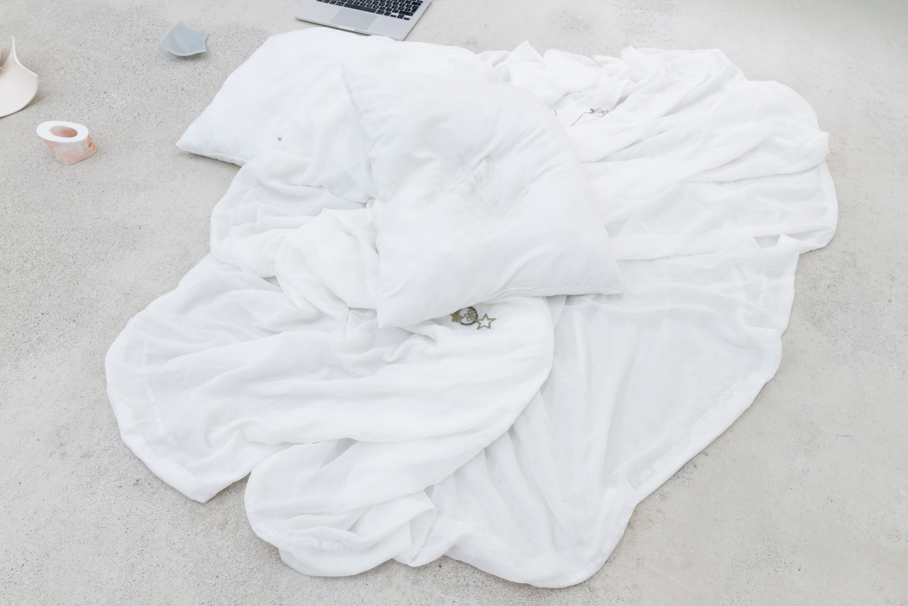 Luna Ghisetti: Coin(flip) 13052020, 2020; textiles, stitching, ash, custom welded hardware, collected objects; variable dimensions Luna Ghisetti: Coin(flip) 13052020, 2020; textiles, stitching, ash, custom welded hardware, collected objects; variable dimensions